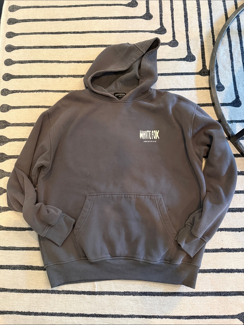 White fox Archive 6.0 M/L Pullover Hoodie in Charcoal Gray